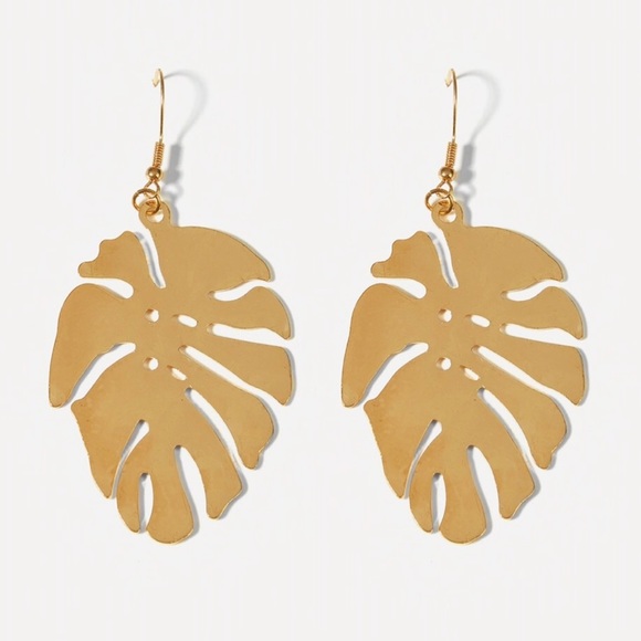 WILA Jewelry - KATE🌴 tropical leaf statement earrings gold